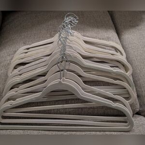 Brookstone Velvet Hangers - Cream 20